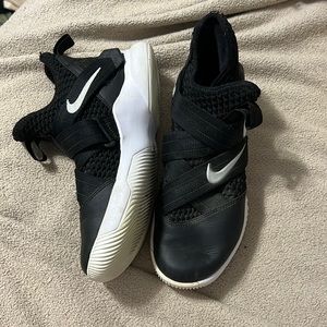 Lebron Soldier Basketball shoes